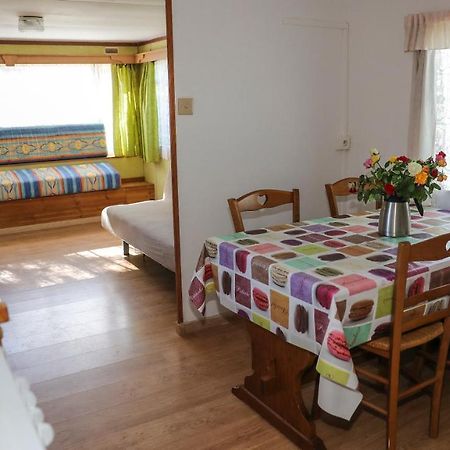 Camping Les Acacias Ξενοδοχείο Saint-Paulet-de-Caisson Εξωτερικό φωτογραφία