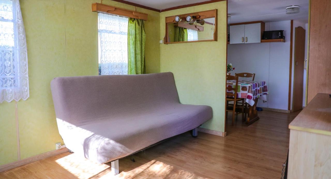 Camping Les Acacias Ξενοδοχείο Saint-Paulet-de-Caisson Εξωτερικό φωτογραφία