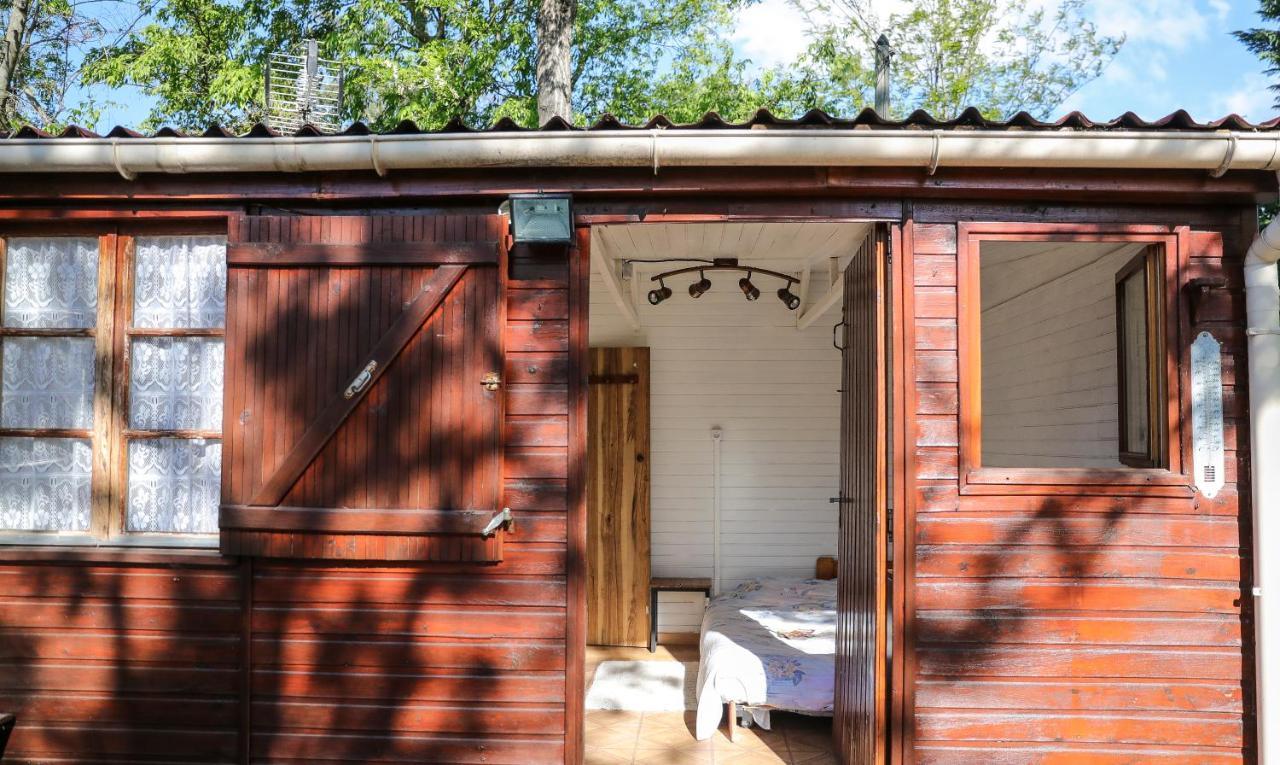 Camping Les Acacias Ξενοδοχείο Saint-Paulet-de-Caisson Εξωτερικό φωτογραφία